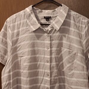 Torrid Womens‎ Beige Striped Short Sleeve Button Down Plus Size Top Size 2